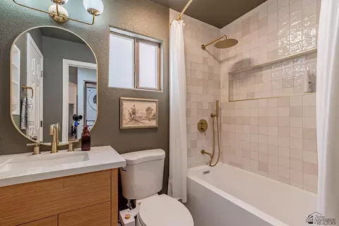 Bath - 11136 E 24 Pl, Yuma, AZ 85367 photo 4 of 5