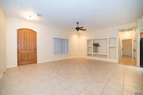 Living - 11560 E Del Golfo, Yuma, AZ 85367 photo 2 of 5