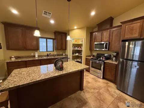 Kitchen - 12635 E 48 Dr, Yuma, AZ 85367 photo 2 of 4