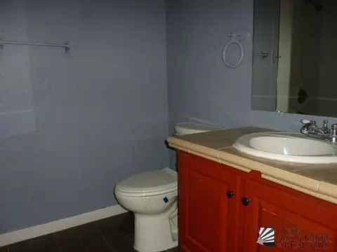 Bath - 10310 E 37 Pl, Yuma, AZ 85365 photo 1 of 2