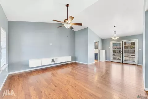 Living - 12252 E Paseo Verano, Yuma, AZ 85367 photo 2 of 3