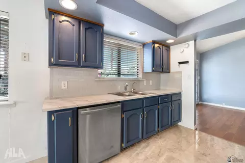 Kitchen - 12252 E Paseo Verano, Yuma, AZ 85367 photo 3 of 3