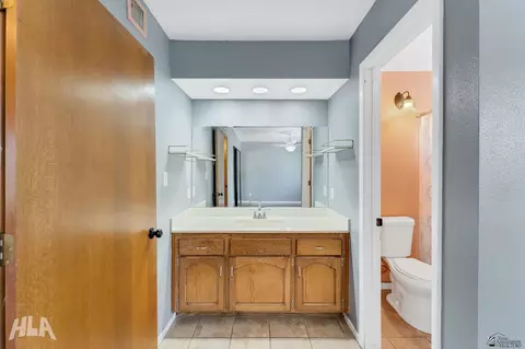 Bath - 12252 E Paseo Verano, Yuma, AZ 85367 photo 2 of 4