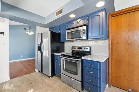 Kitchen - 12252 E Paseo Verano, Yuma, AZ 85367 photo 2 of 3