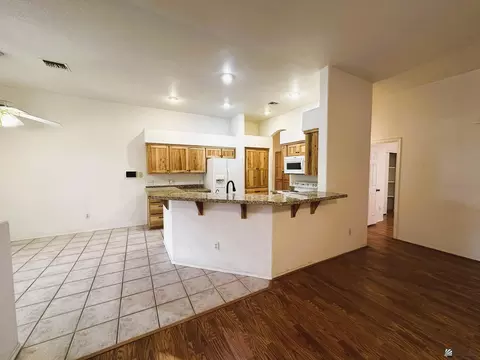 Kitchen - 10617 E 37 St, Yuma, AZ 85365 photo 1 of 6