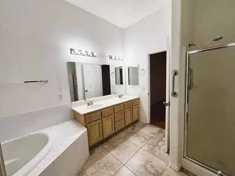 Bath - 10617 E 37 St, Yuma, AZ 85365 photo 1 of 4
