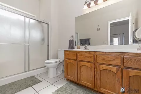 Bath - 10758 E 39 St, Yuma, AZ 85365 photo 2 of 2