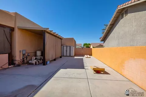 Exterior - 10758 E 39 St, Yuma, AZ 85365 photo 9 of 10