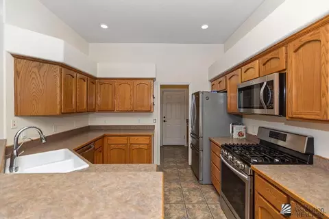 Kitchen - 10758 E 39 St, Yuma, AZ 85365 photo 2 of 3