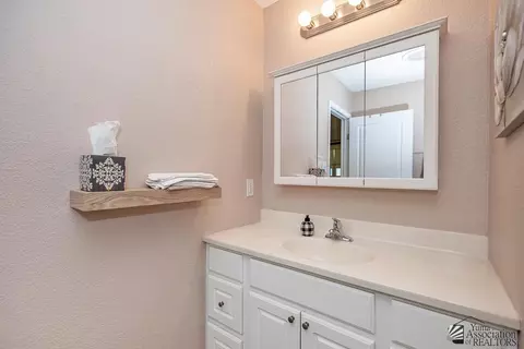 Bath - 12667 E 47 Dr, Yuma, AZ 85367 photo 2 of 2