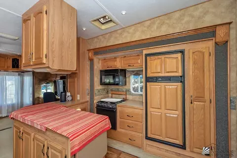 Kitchen - 12667 E 47 Dr, Yuma, AZ 85367 photo 4 of 4