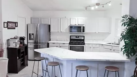 Kitchen - 11156 E 27 St, Yuma, AZ 85367 photo 1 of 4
