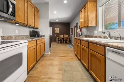 Kitchen - 14840 E 50 St, Yuma, AZ 85367 photo 3 of 3