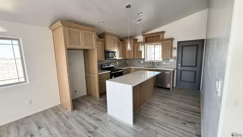 10858 E 45 St, Yuma, AZ 85367 photo 2