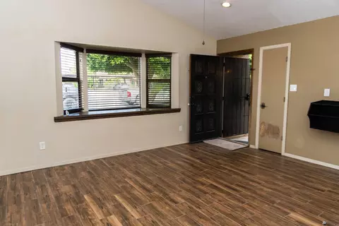 Living - 563 E 25 St, Yuma, AZ 85365 photo 2 of 4