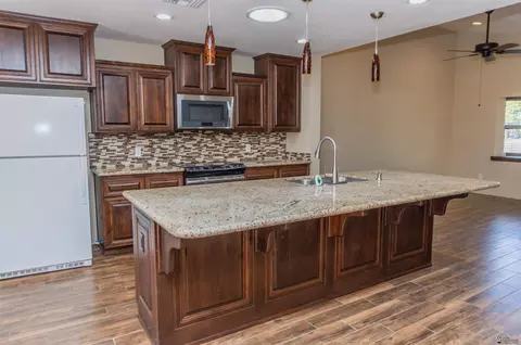 Kitchen - 563 E 25 St, Yuma, AZ 85365 photo 1 of 2
