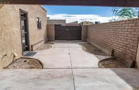 Exterior - 563 E 25 St, Yuma, AZ 85365 photo 3 of 7