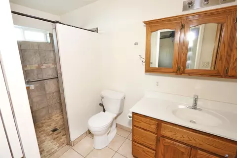 Bath - 12516 E 47 Ln, Yuma, AZ 85367 photo 1 of 6