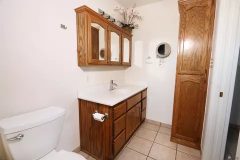 Bath - 12516 E 47 Ln, Yuma, AZ 85367 photo 4 of 6