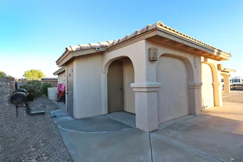 Exterior - 12516 E 47 Ln, Yuma, AZ 85367 photo 5 of 9