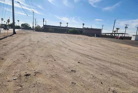 415 E 32 St, Yuma, AZ 85364