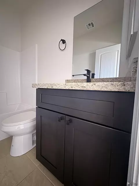 Bath - 10660 E 45 Ln, Yuma, AZ 85367 photo 1 of 4