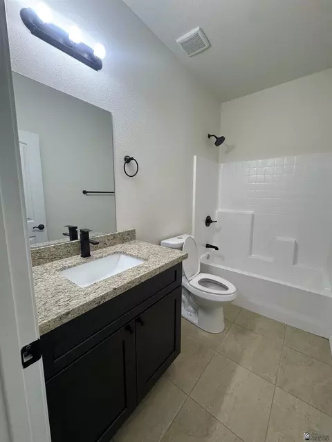 Bath - 10660 E 45 Ln, Yuma, AZ 85367 photo 4 of 4