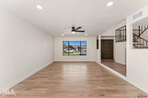 Living - 2113 E 27 Pl, Yuma, AZ 85365 photo 1 of 4
