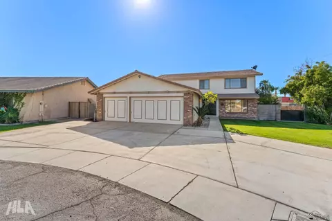 Exterior - 2113 E 27 Pl, Yuma, AZ 85365 photo 4 of 5