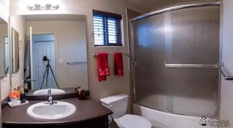 Bath - 11882 E 28 Pl, Yuma, AZ 85367 photo 5 of 5