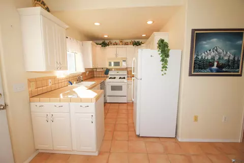 Kitchen - 13671 E 53 Dr, Yuma, AZ 85367 photo 1 of 4