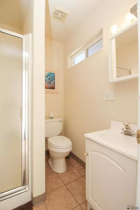 Bath - 13671 E 53 Dr, Yuma, AZ 85367 photo 4 of 4