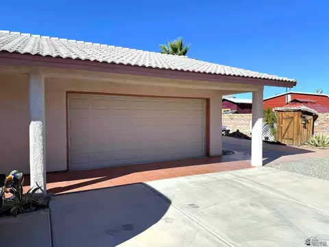 Exterior - 13854 E 48 Dr, Yuma, AZ 85367 photo 2 of 10