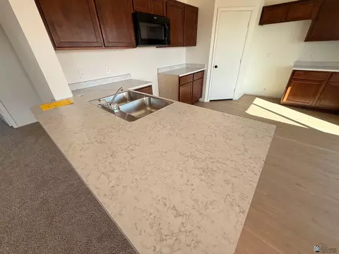 Kitchen - 7129 E 44th Pl, Yuma, AZ 85365 photo 4 of 4