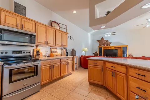 Kitchen - 14187 E 51 Pl, Yuma, AZ 85367 photo 2 of 4