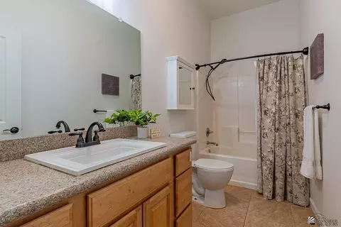 Bath - 14187 E 51 Pl, Yuma, AZ 85367 photo 3 of 3