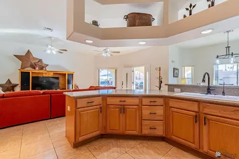 Kitchen - 14187 E 51 Pl, Yuma, AZ 85367 photo 4 of 4