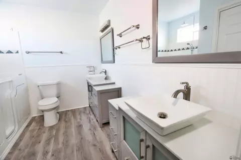 Bath - 13824 E 52 St, Yuma, AZ 85367 photo 1 of 4