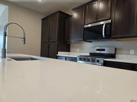 Kitchen - 7729 E 35 Pl, Yuma, AZ 85365 photo 2 of 4