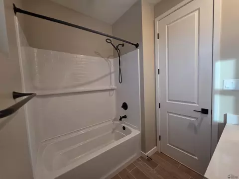 Bath - 7729 E 35 Pl, Yuma, AZ 85365 photo 6 of 6