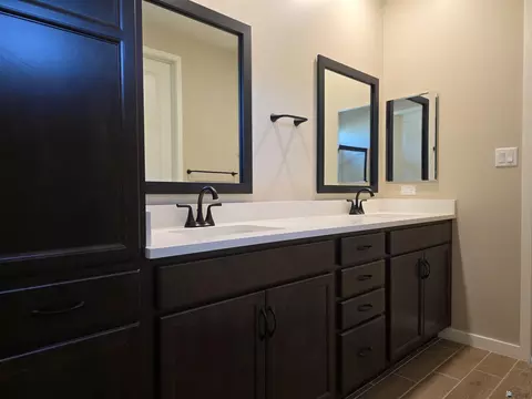Bath - 7729 E 35 Pl, Yuma, AZ 85365 photo 2 of 6