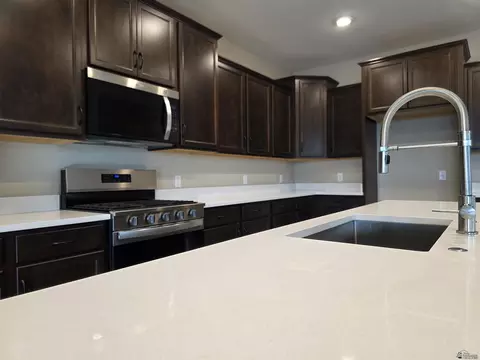 Kitchen - 7729 E 35 Pl, Yuma, AZ 85365 photo 4 of 4