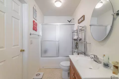 Bath - 14112 E 51 Pl, Yuma, AZ 85367 photo 3 of 4