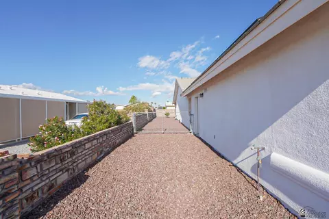 Exterior - 13482 E 52 Dr, Yuma, AZ 85367 photo 10 of 12