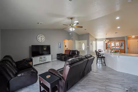 Living - 13482 E 52 Dr, Yuma, AZ 85367 photo 1 of 2