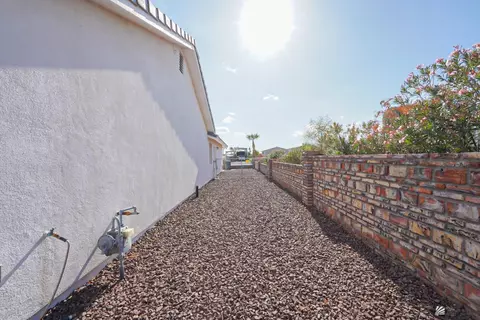 Exterior - 13482 E 52 Dr, Yuma, AZ 85367 photo 7 of 12