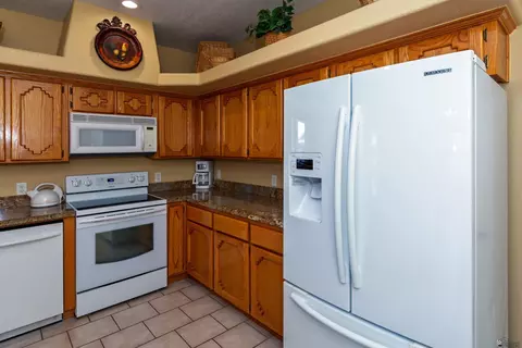 Kitchen - 14770 E 54 St, Yuma, AZ 85367 photo 1 of 7