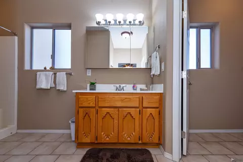 Bath - 14770 E 54 St, Yuma, AZ 85367 photo 2 of 5