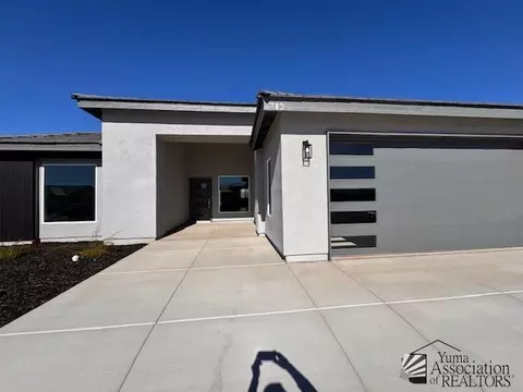 712 E 12 Pl, Somerton, AZ 85350