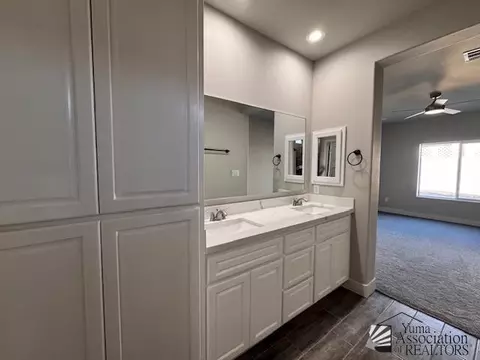 Bath - 712 E 12 Pl, Somerton, AZ 85350 photo 4 of 4